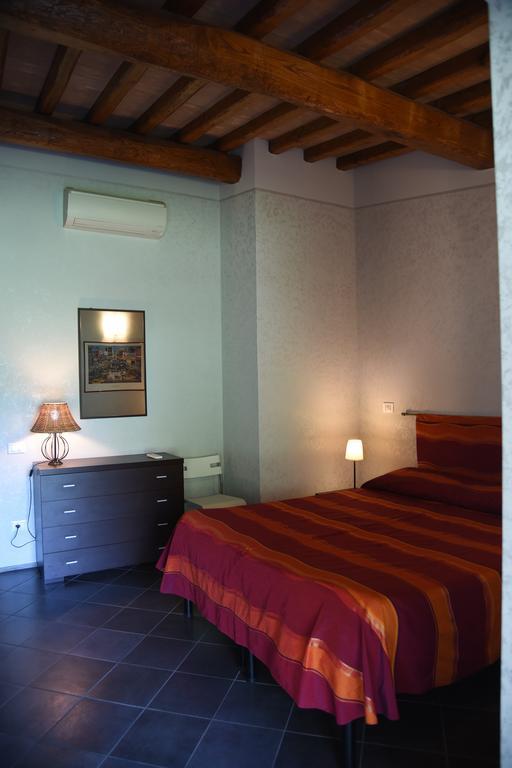 Casa Vacanze Vigna Di Valle Bracciano  Habitación foto